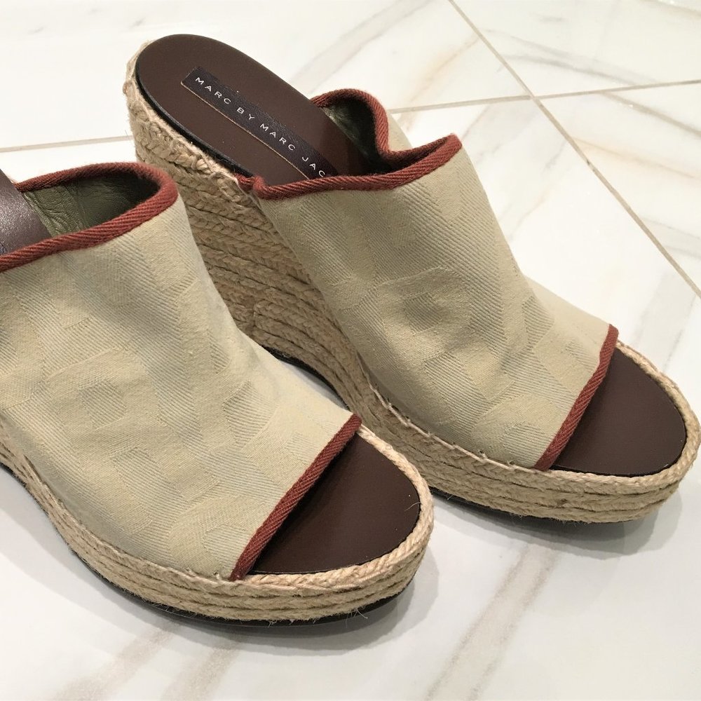 Marc Jacobs Beige Wedge Sandals Size 10 with Box